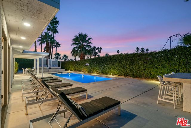 2251 E Calle Papagayo, Palm Springs, CA 92262