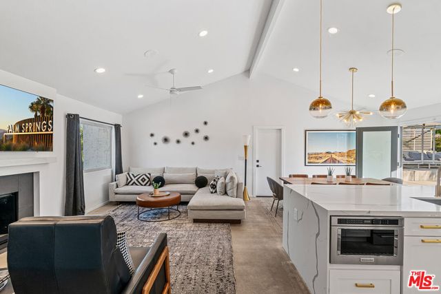 2251 E Calle Papagayo, Palm Springs, CA 92262