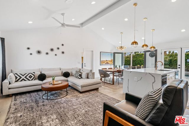 2251 E Calle Papagayo, Palm Springs, CA 92262