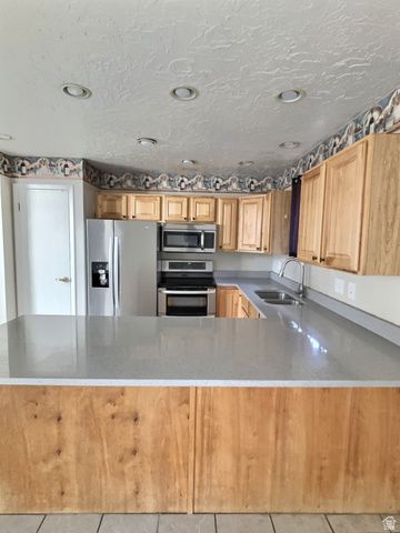 8888 S RENEGADE RD, Sandy, UT 84093