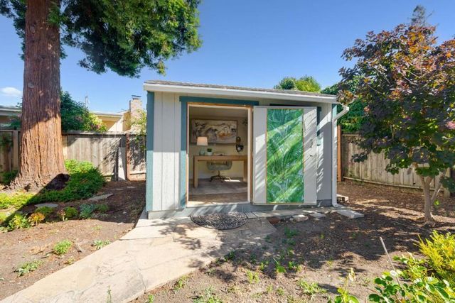 1190 Saint Francis Street, Redwood City, CA 94061