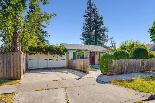 1190 Saint Francis Street, Redwood City, CA 94061