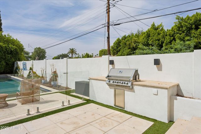 3302 N 51ST Street, Phoenix, AZ 85018