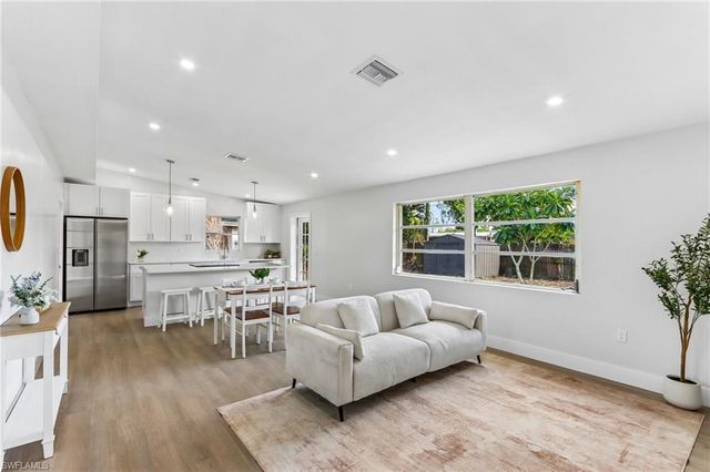 2124 Sunrise BLVD, Fort Myers, FL 33907