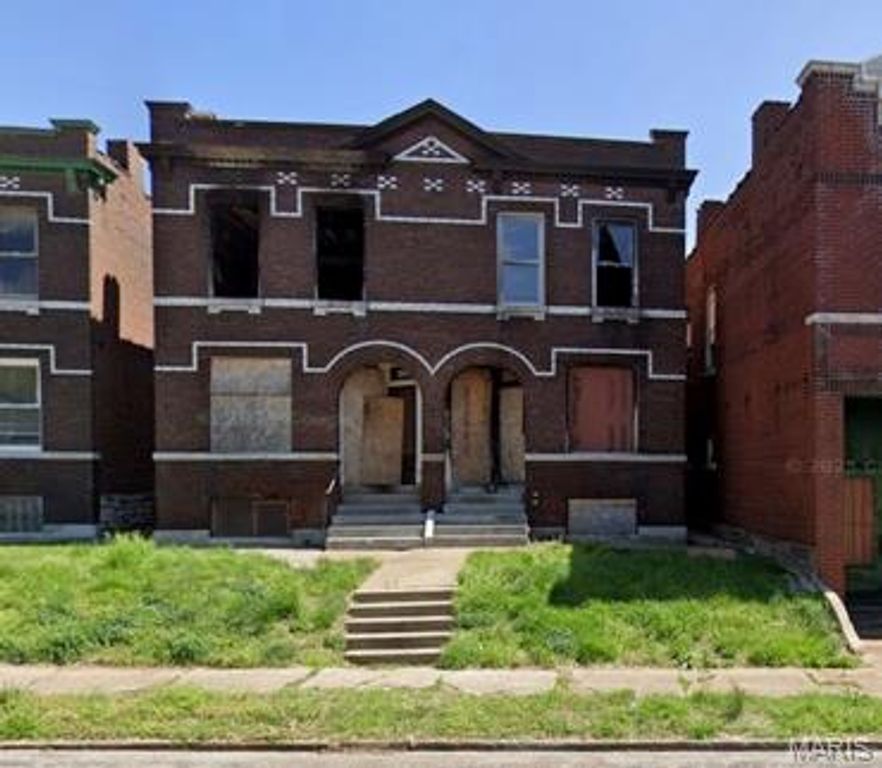 4552 Virginia Avenue, St Louis, MO 63111