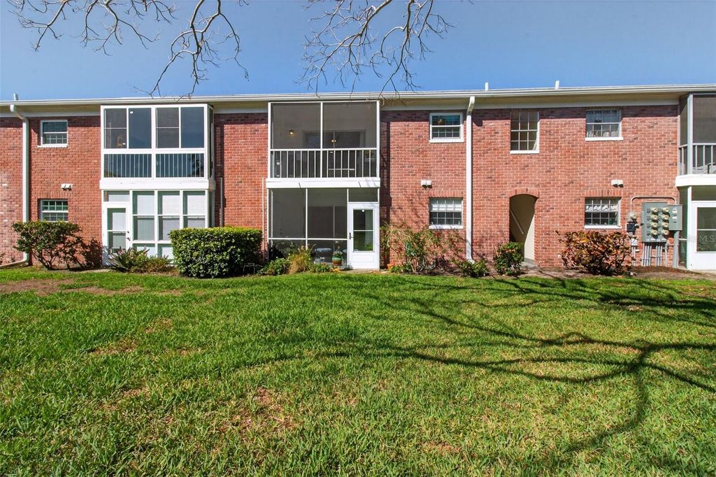 Image 26 of property listing at 3824 37TH STREET S 67, St Petersburg, FL 33711