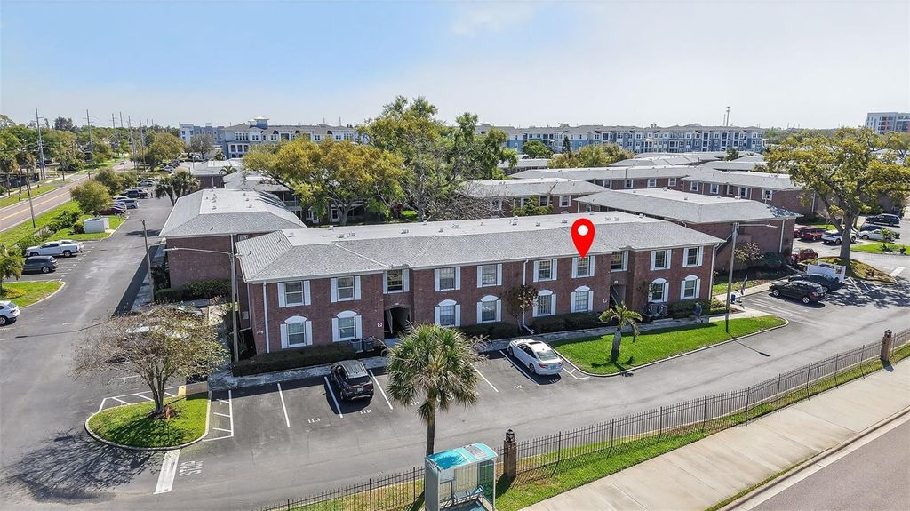 Image 35 of property listing at 3824 37TH STREET S 67, St Petersburg, FL 33711