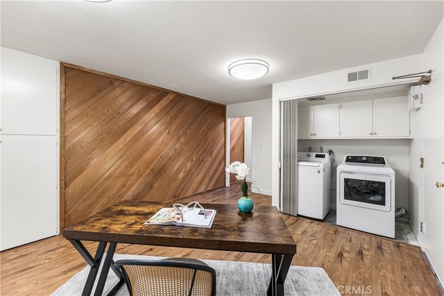 21801 Burbank 97, Woodland Hills, CA 91367