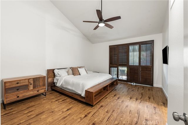 21801 Burbank 97, Woodland Hills, CA 91367