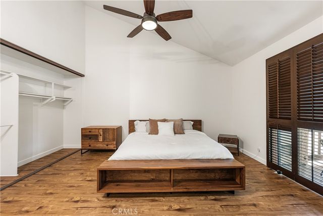 21801 Burbank 97, Woodland Hills, CA 91367