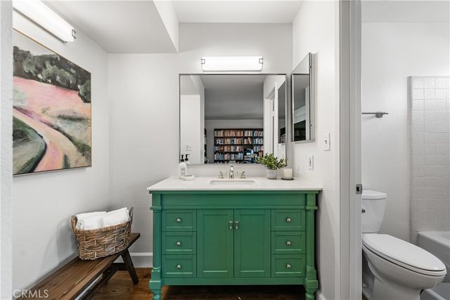 21801 Burbank 97, Woodland Hills, CA 91367