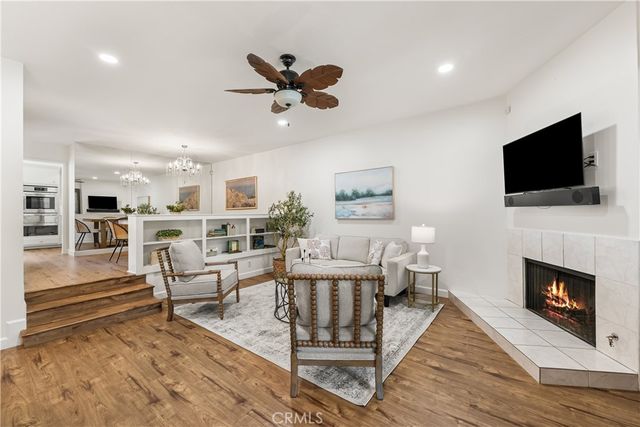 21801 Burbank 97, Woodland Hills, CA 91367