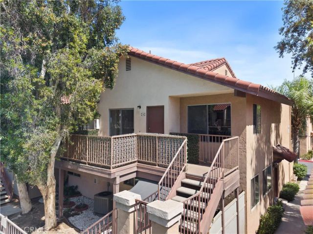 768 La Tierra I-201, Corona, CA 92879