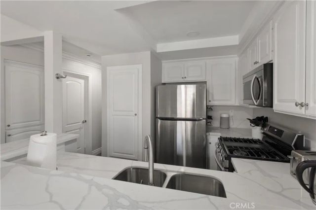 768 La Tierra I-201, Corona, CA 92879