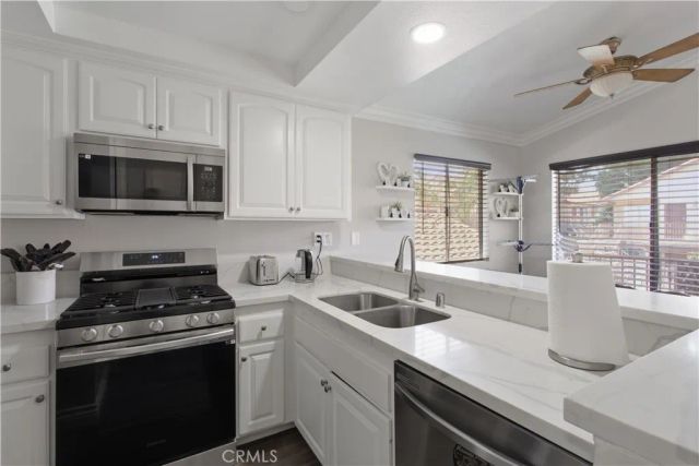 768 La Tierra I-201, Corona, CA 92879