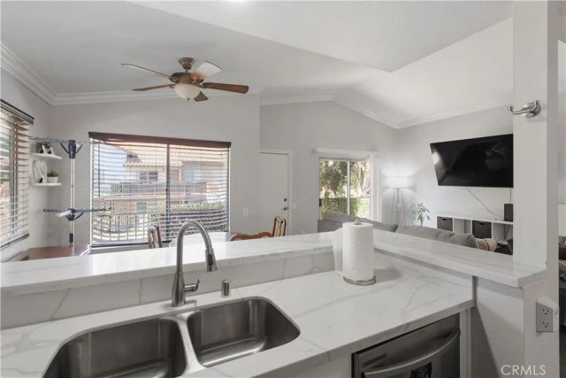 768 La Tierra I-201, Corona, CA 92879