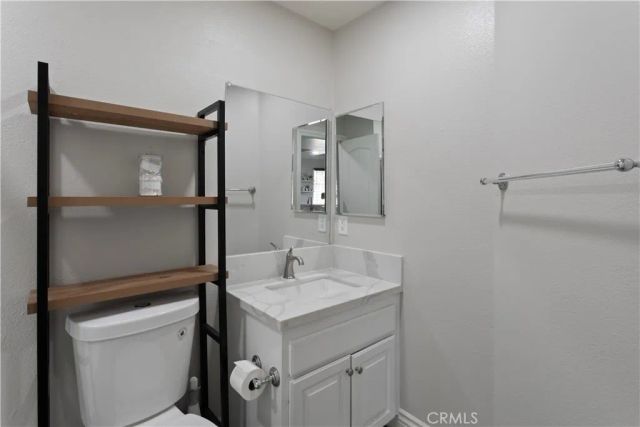 768 La Tierra I-201, Corona, CA 92879
