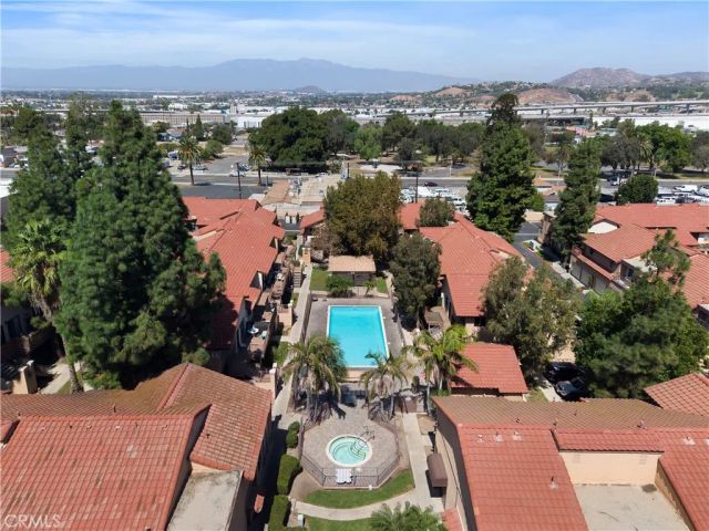 768 La Tierra I-201, Corona, CA 92879