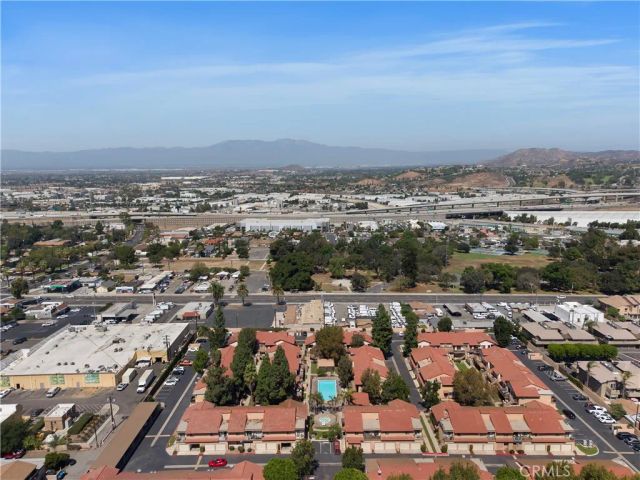 768 La Tierra I-201, Corona, CA 92879