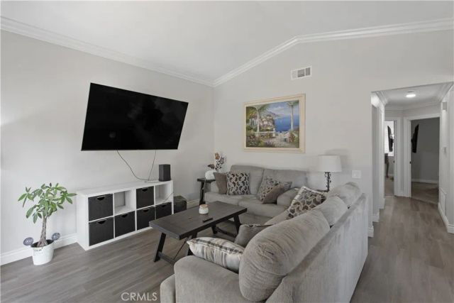 768 La Tierra I-201, Corona, CA 92879