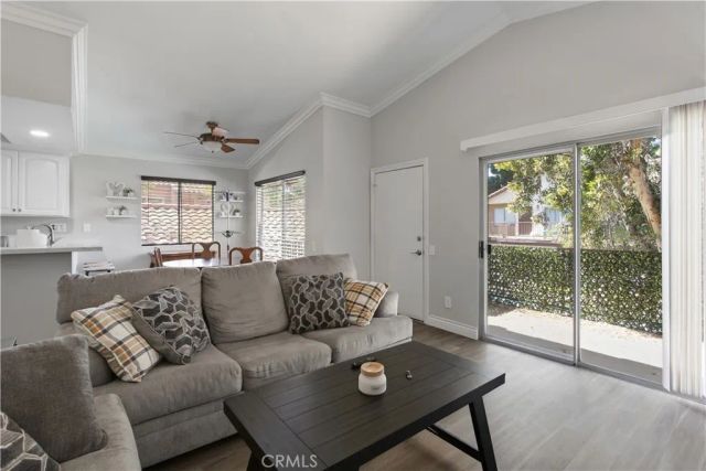 768 La Tierra I-201, Corona, CA 92879