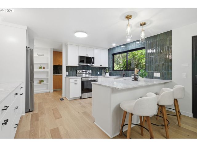 10625 Sw LANCASTER Rd, Portland, OR 97219