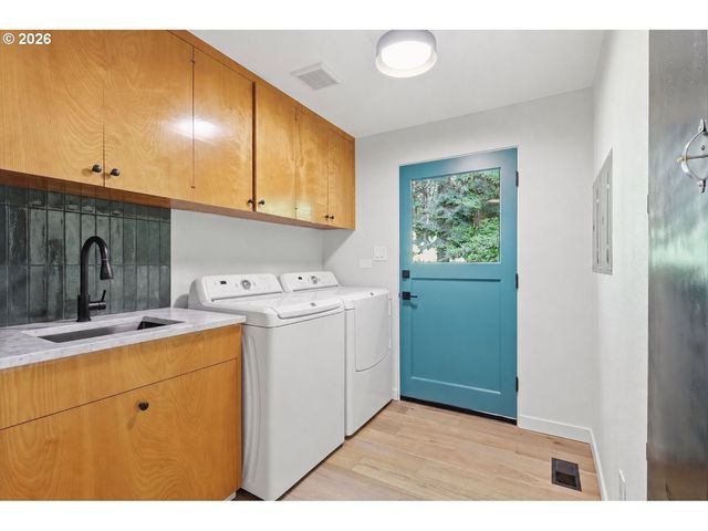 10625 Sw LANCASTER Rd, Portland, OR 97219