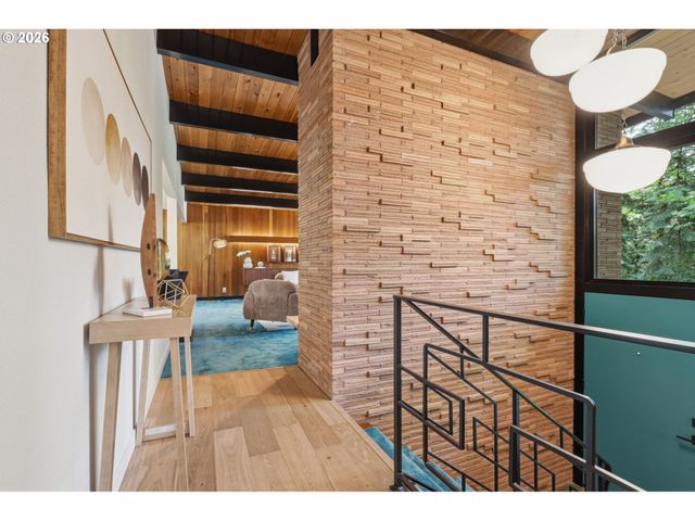 10625 Sw LANCASTER Rd, Portland, OR 97219