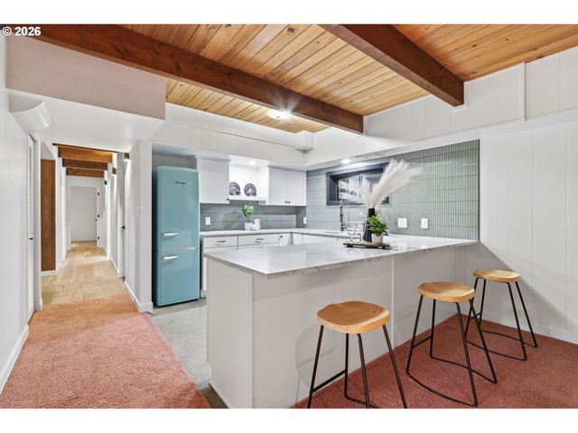 10625 Sw LANCASTER Rd, Portland, OR 97219