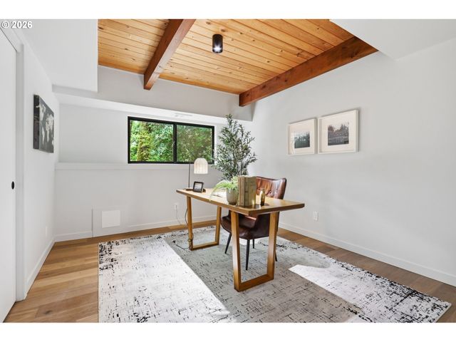 10625 Sw LANCASTER Rd, Portland, OR 97219