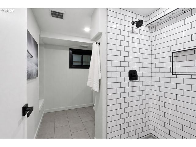 10625 Sw LANCASTER Rd, Portland, OR 97219