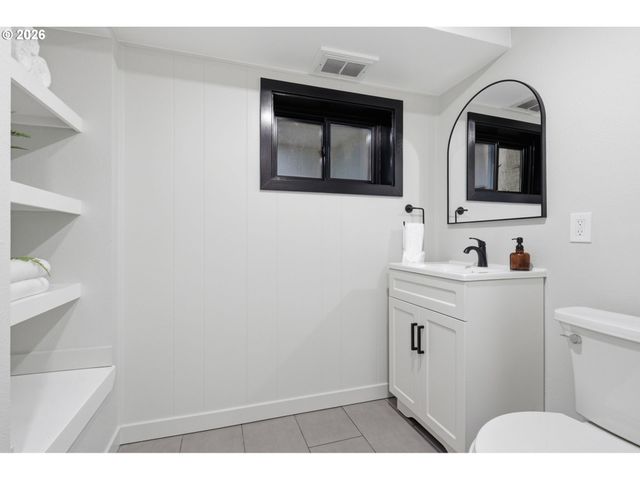 10625 Sw LANCASTER Rd, Portland, OR 97219