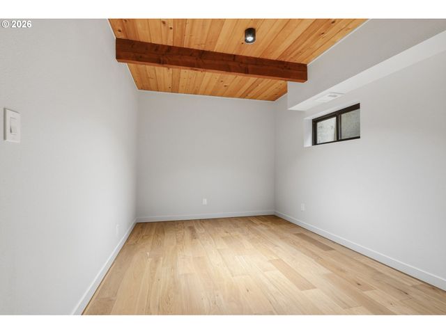 10625 Sw LANCASTER Rd, Portland, OR 97219