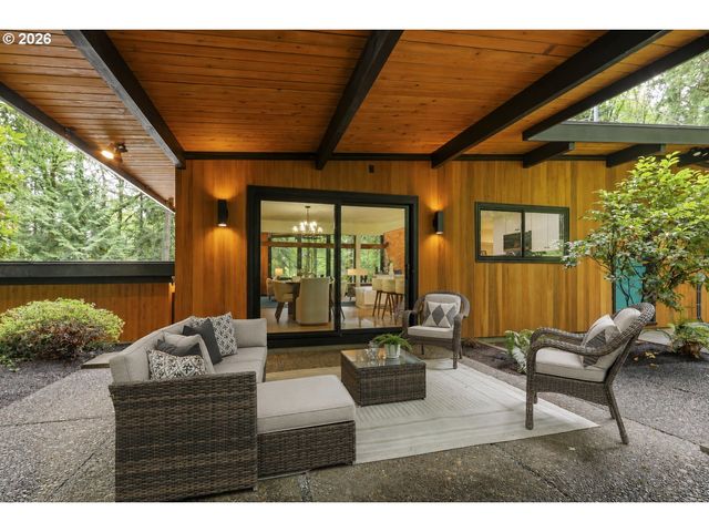 10625 Sw LANCASTER Rd, Portland, OR 97219