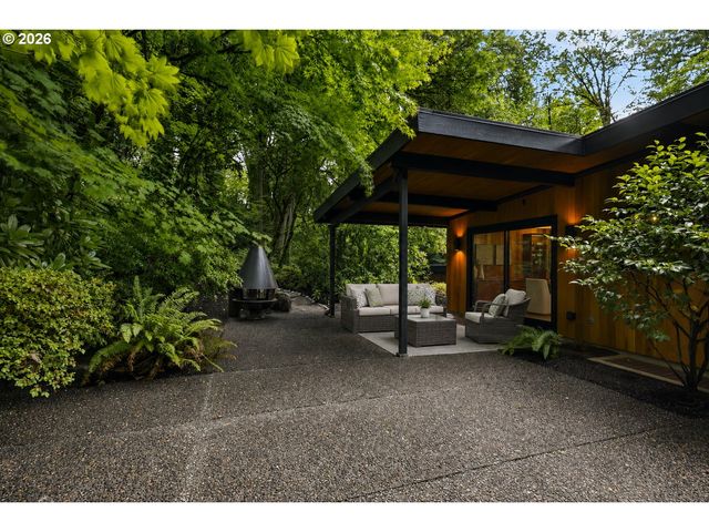 10625 Sw LANCASTER Rd, Portland, OR 97219