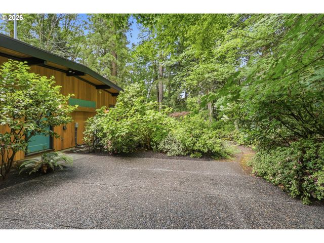 10625 Sw LANCASTER Rd, Portland, OR 97219