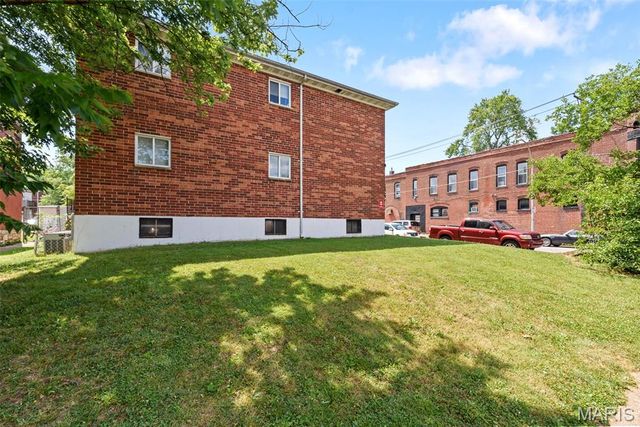 323 Mott Street, St Louis, MO 63111