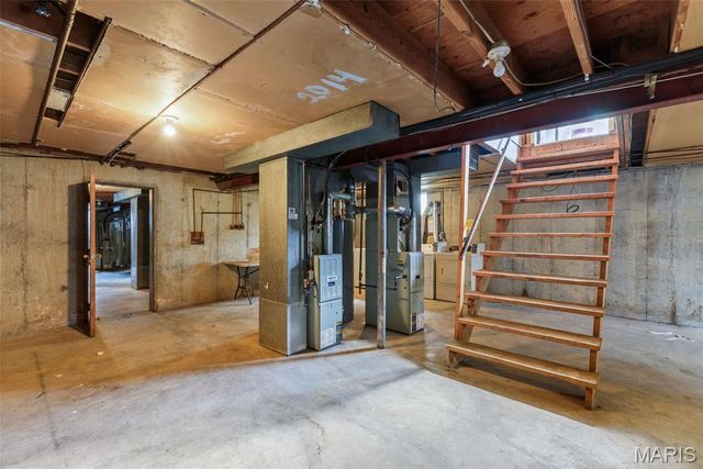323 Mott Street, St Louis, MO 63111