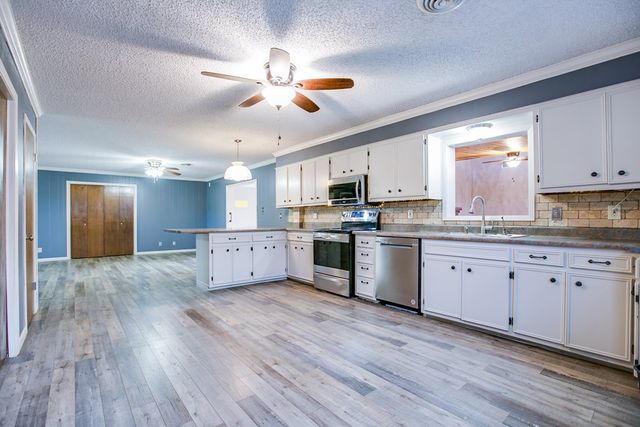 209 N Ave B, Ballinger, TX 76821