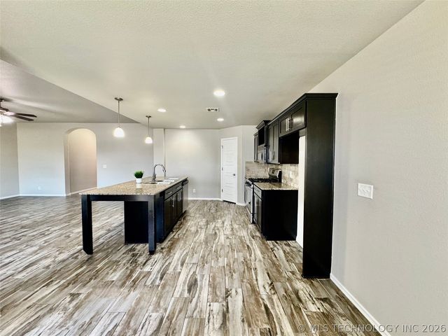 14616 E 114th Street North, Owasso, OK 74055