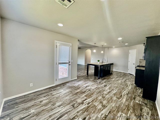 14616 E 114th Street North, Owasso, OK 74055