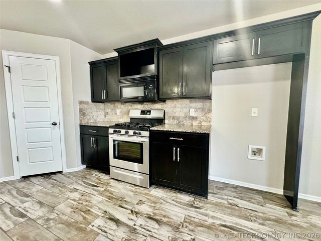 14616 E 114th Street North, Owasso, OK 74055