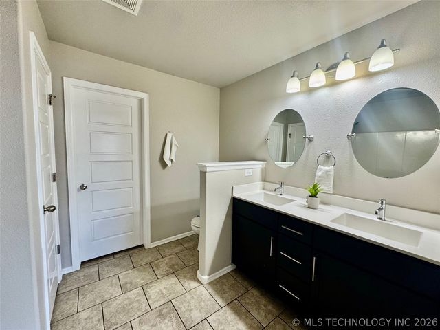 14616 E 114th Street North, Owasso, OK 74055