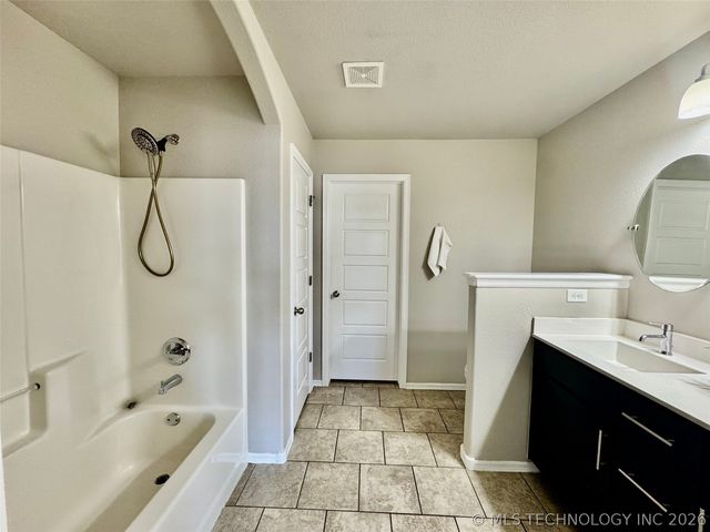 14616 E 114th Street North, Owasso, OK 74055