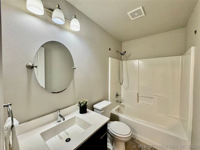 14616 E 114th Street North, Owasso, OK 74055