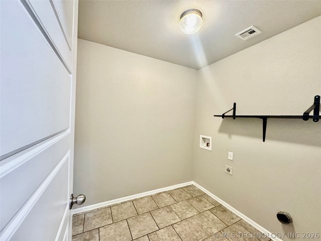 14616 E 114th Street North, Owasso, OK 74055