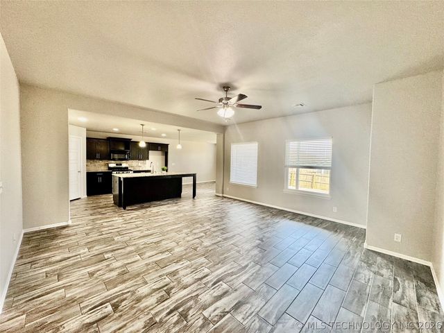 14616 E 114th Street North, Owasso, OK 74055