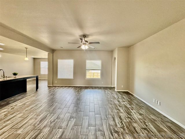 14616 E 114th Street North, Owasso, OK 74055