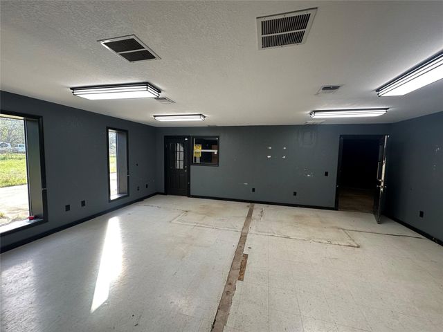 2013 W Us Highway 79, Buffalo, TX 75831