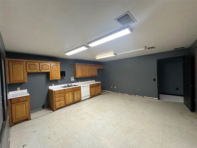 2013 W Us Highway 79, Buffalo, TX 75831